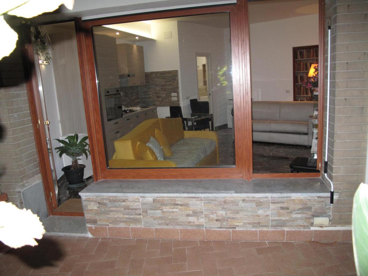Monocamera Con Terrazzogiardino -Studette -Zona Panoramica Posillipo 那不勒斯 外观 照片