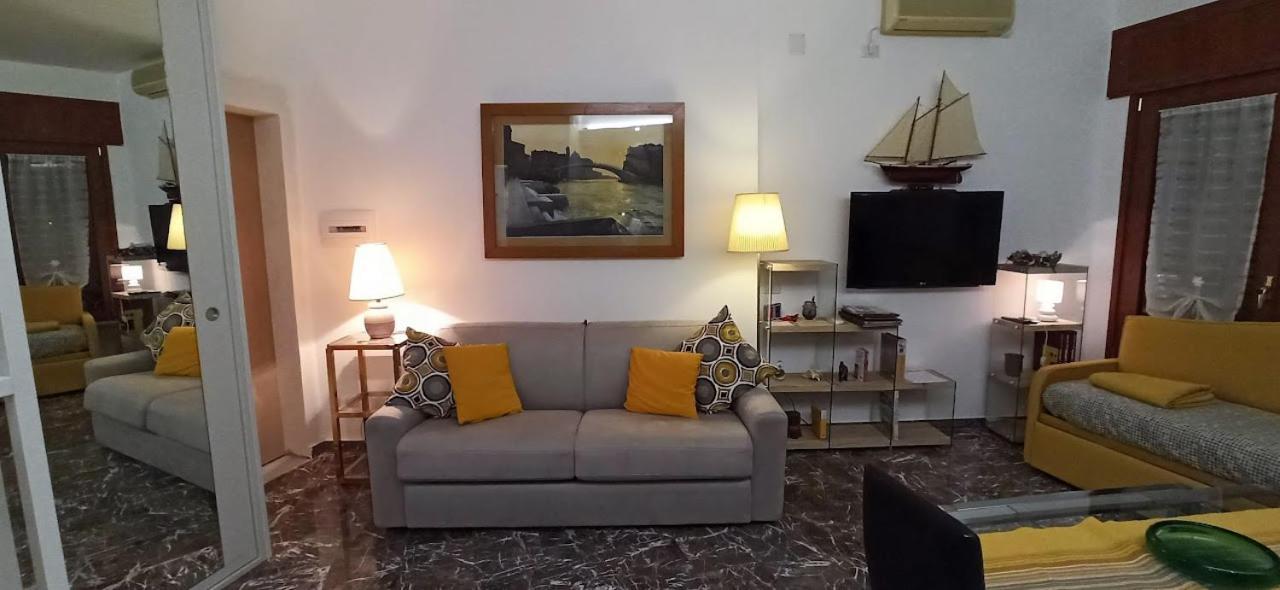 Monocamera Con Terrazzogiardino -Studette -Zona Panoramica Posillipo 那不勒斯 外观 照片