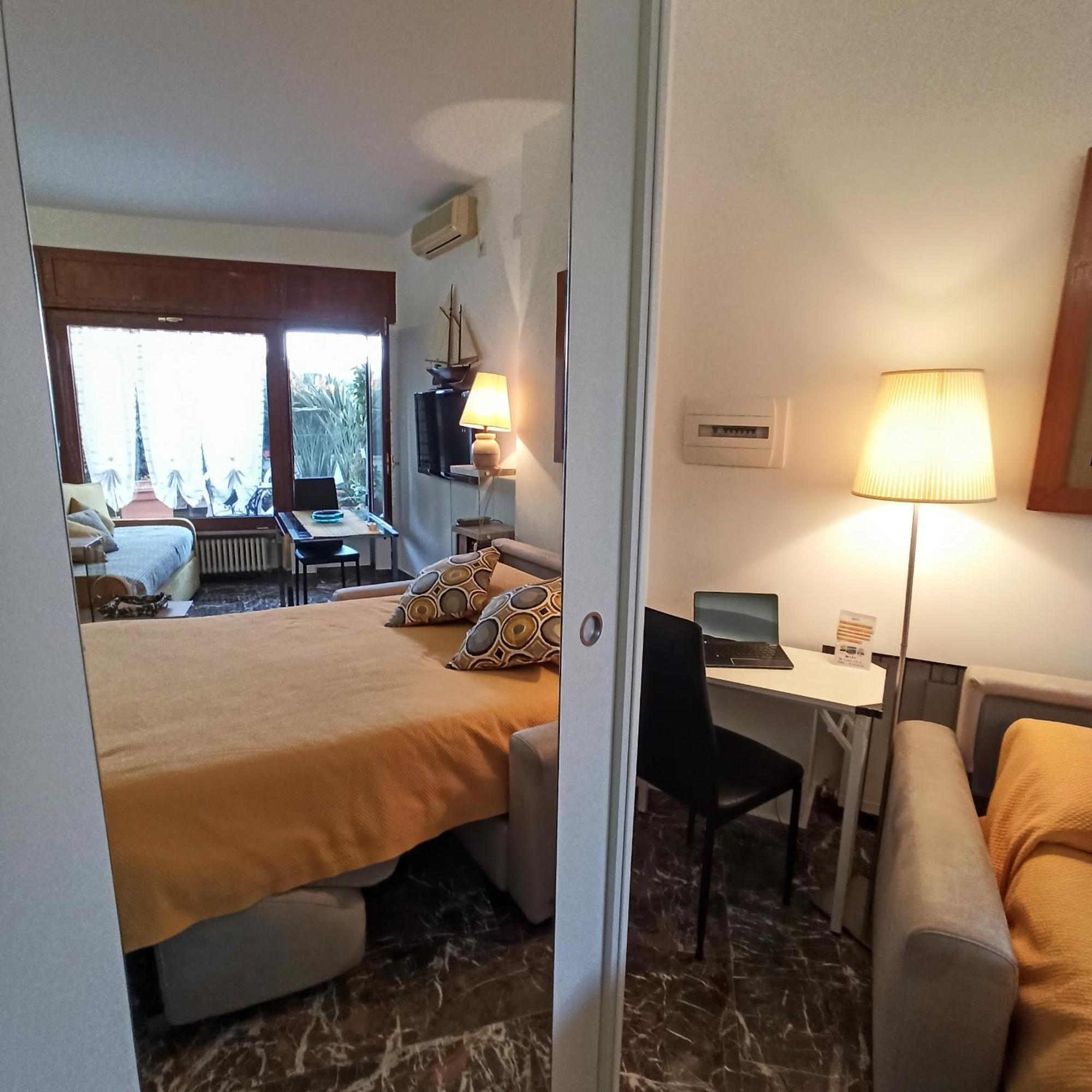 Monocamera Con Terrazzogiardino -Studette -Zona Panoramica Posillipo 那不勒斯 外观 照片