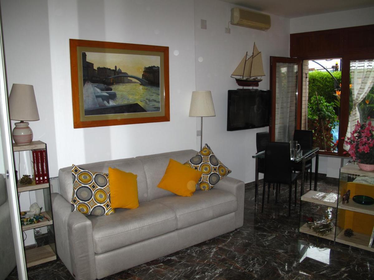 Monocamera Con Terrazzogiardino -Studette -Zona Panoramica Posillipo 那不勒斯 外观 照片